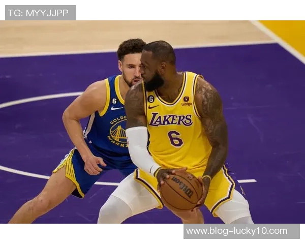 克莱汤普森:勇士队的三分射手与篮球传奇的崛起之路 克莱汤普森:勇士队的三分射手与篮球传奇的崛起之路