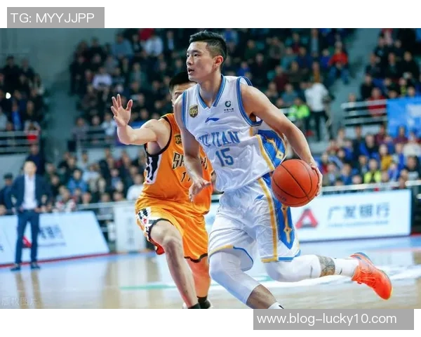 南京同曦与福建男篮激战正酣谁能在赛场上笑到最后