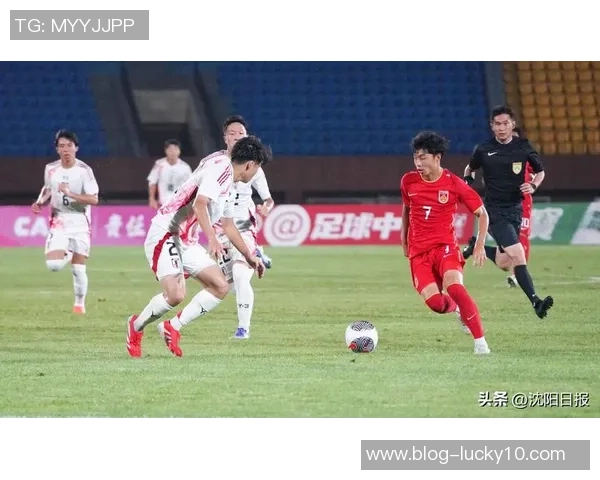 国足u16在海中迎战展现青春风采力争胜利的精彩对决