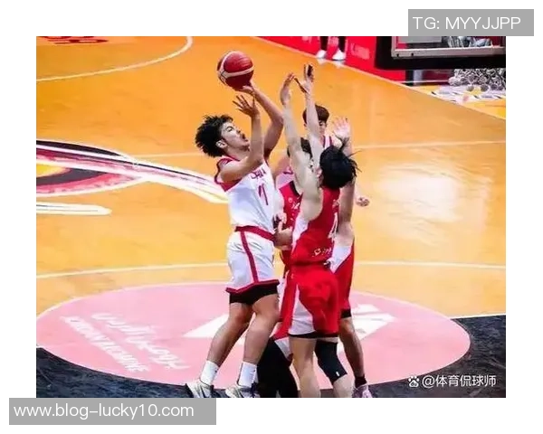 广东男篮与四川男篮激战正酣谁能在这场对决中笑到最后